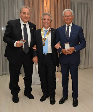 http://www.rotarybarisud.org/rbs/images/articoli/2015/27_06_2016/foto_articolo/20160627_14.png