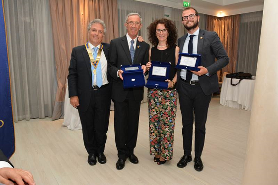 http://www.rotarybarisud.org/rbs/images/articoli/2015/27_06_2016/foto_articolo/20160627_6.png