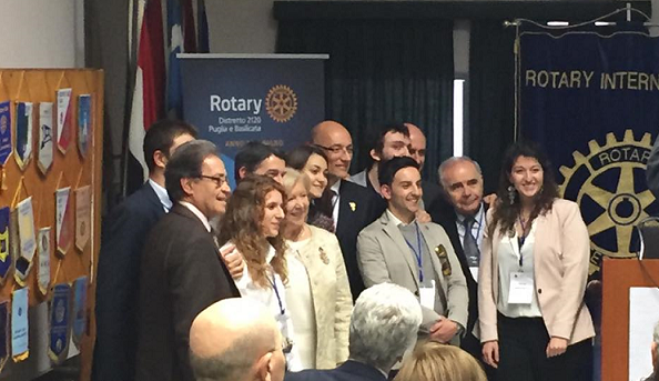 https://www.rotarybarisud.org/rbs/images/articoli/2015/01_04_2016/01042016_1.png