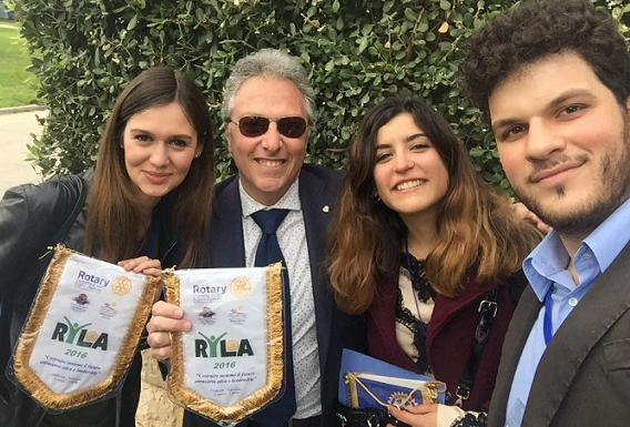 https://www.rotarybarisud.org/rbs/images/articoli/2015/01_04_2016/01042016_3.png