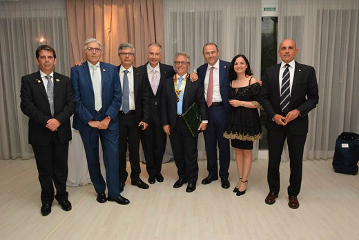 https://www.rotarybarisud.org/rbs/images/articoli/2015/27_06_2016/foto_articolo/20160627_13.png
