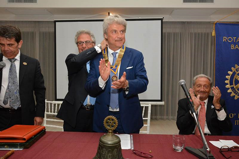 https://www.rotarybarisud.org/rbs/images/articoli/2015/27_06_2016/foto_articolo/20160627_15.png