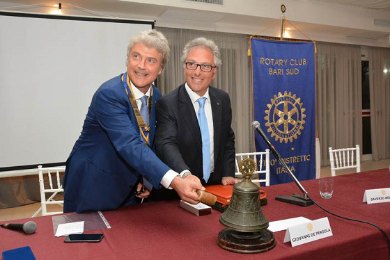 https://www.rotarybarisud.org/rbs/images/articoli/2015/27_06_2016/foto_articolo/20160627_21.png