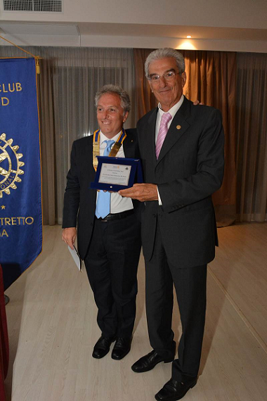 https://www.rotarybarisud.org/rbs/images/articoli/2015/27_06_2016/foto_articolo/20160627_7.png
