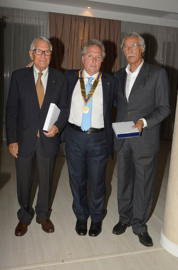 https://www.rotarybarisud.org/rbs/images/articoli/2015/27_06_2016/foto_articolo/20160627_8.png